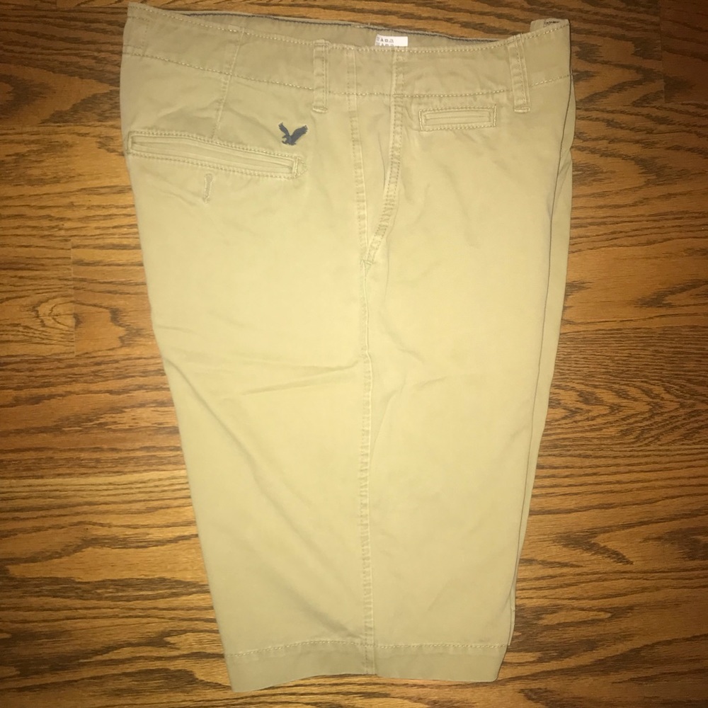 American Eagle Longboard khaki shorts